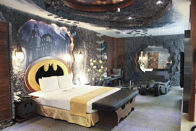 Batman Hotel Room