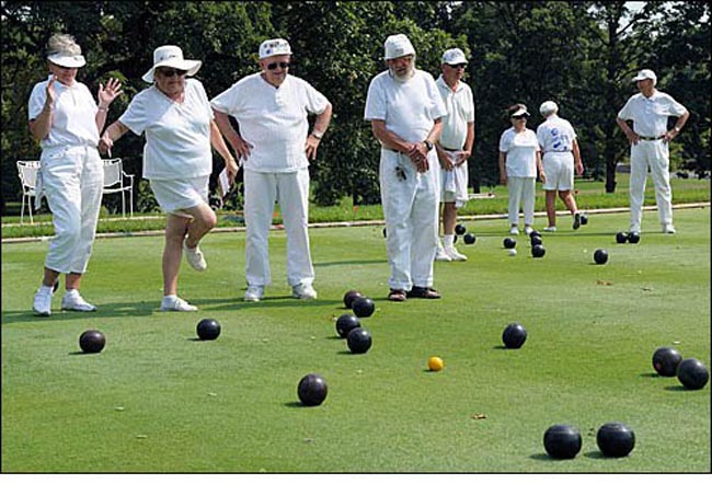 Joke for Friday, 24 July 2015 from site Pun Gents - The doctors went lawn  bowling...